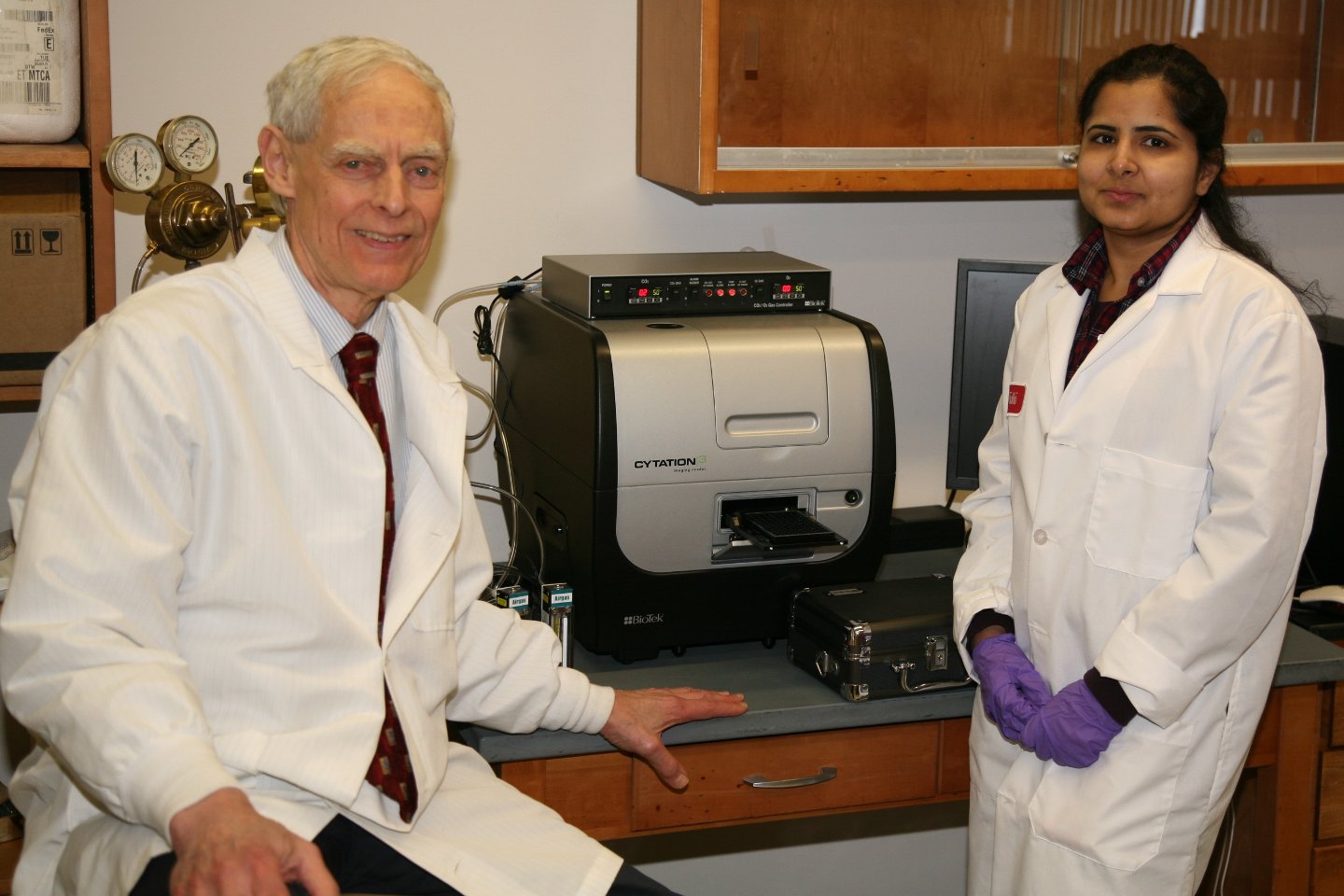 Eye Research Institute receives grant for instrument to study cataract disease