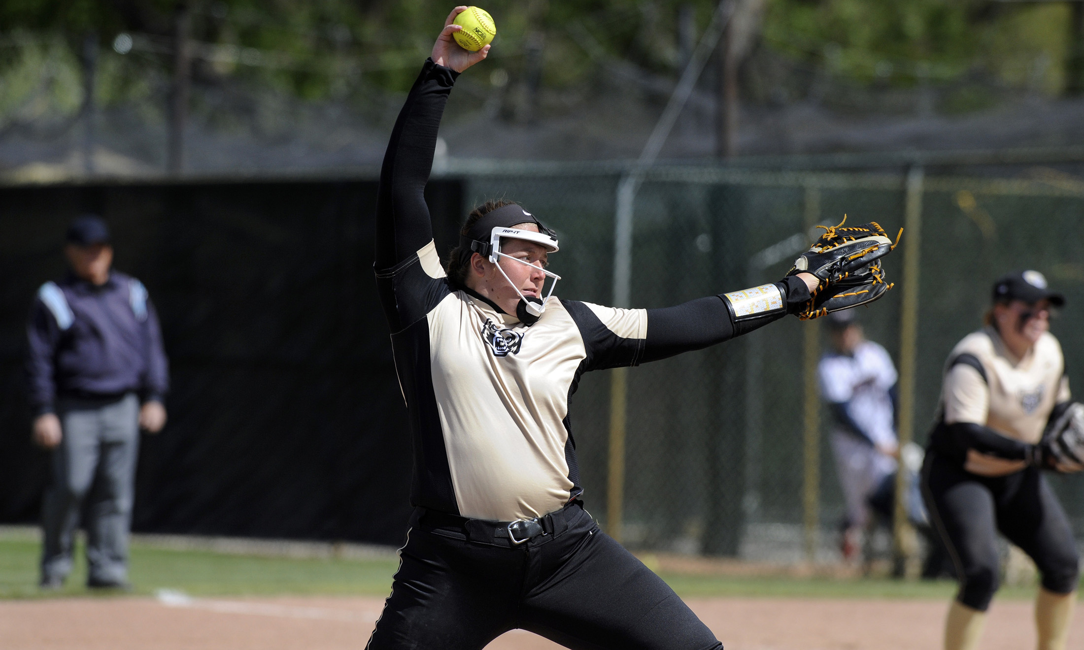 Oakland University softball star Erin Kownacki throws a pitch