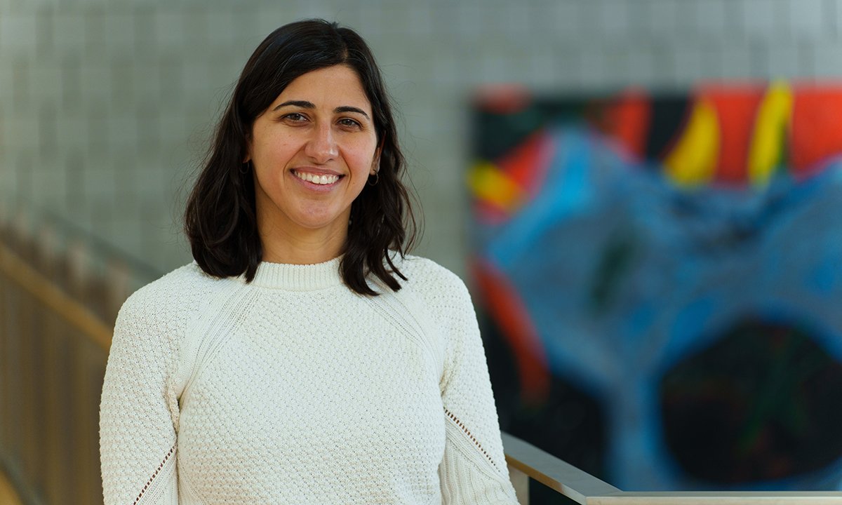 Mozhgon Rajaee headshot