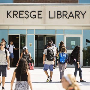 Students walking in and out of Kresge Library