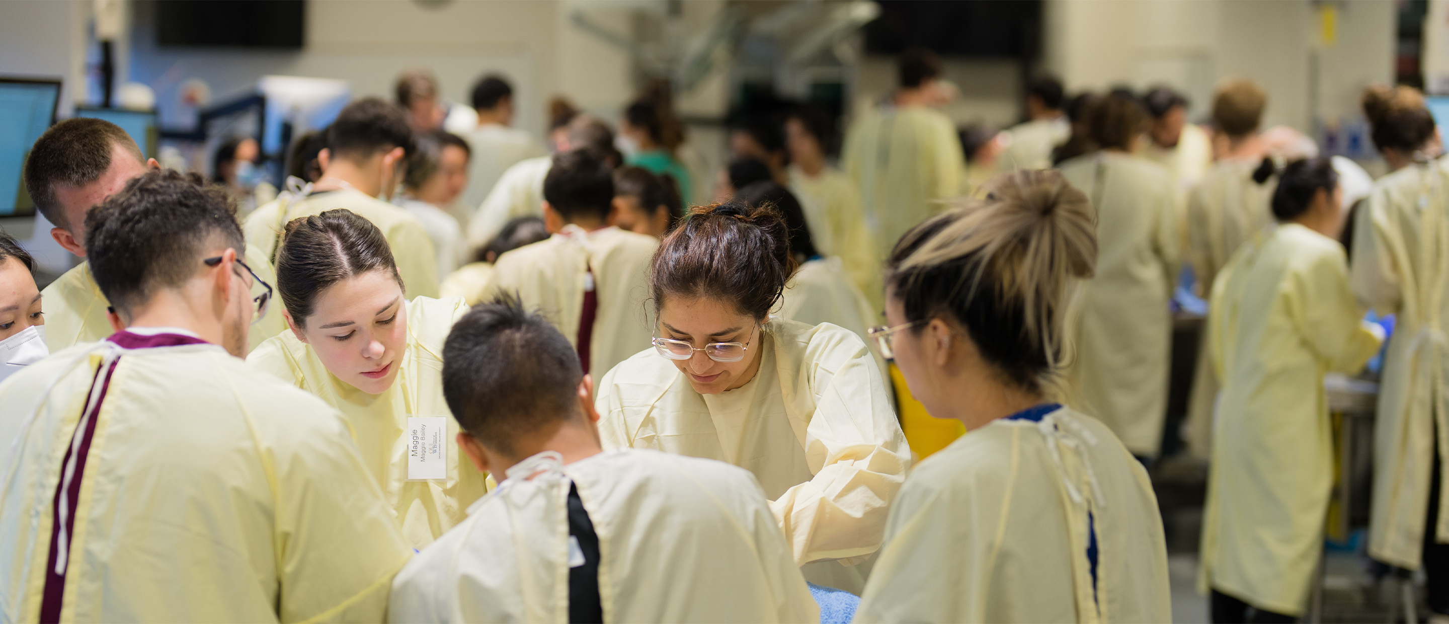 An image of students in the anatomy lab