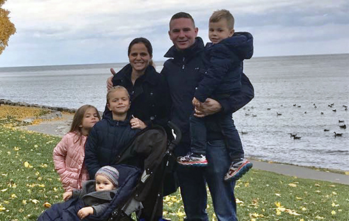 An image of Claus Weimann and family